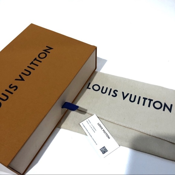 Authentic Louis Vuitton Coussin Monogram  Embossed Lambskin Leather Zippy Wallet - Picture 11 of 16